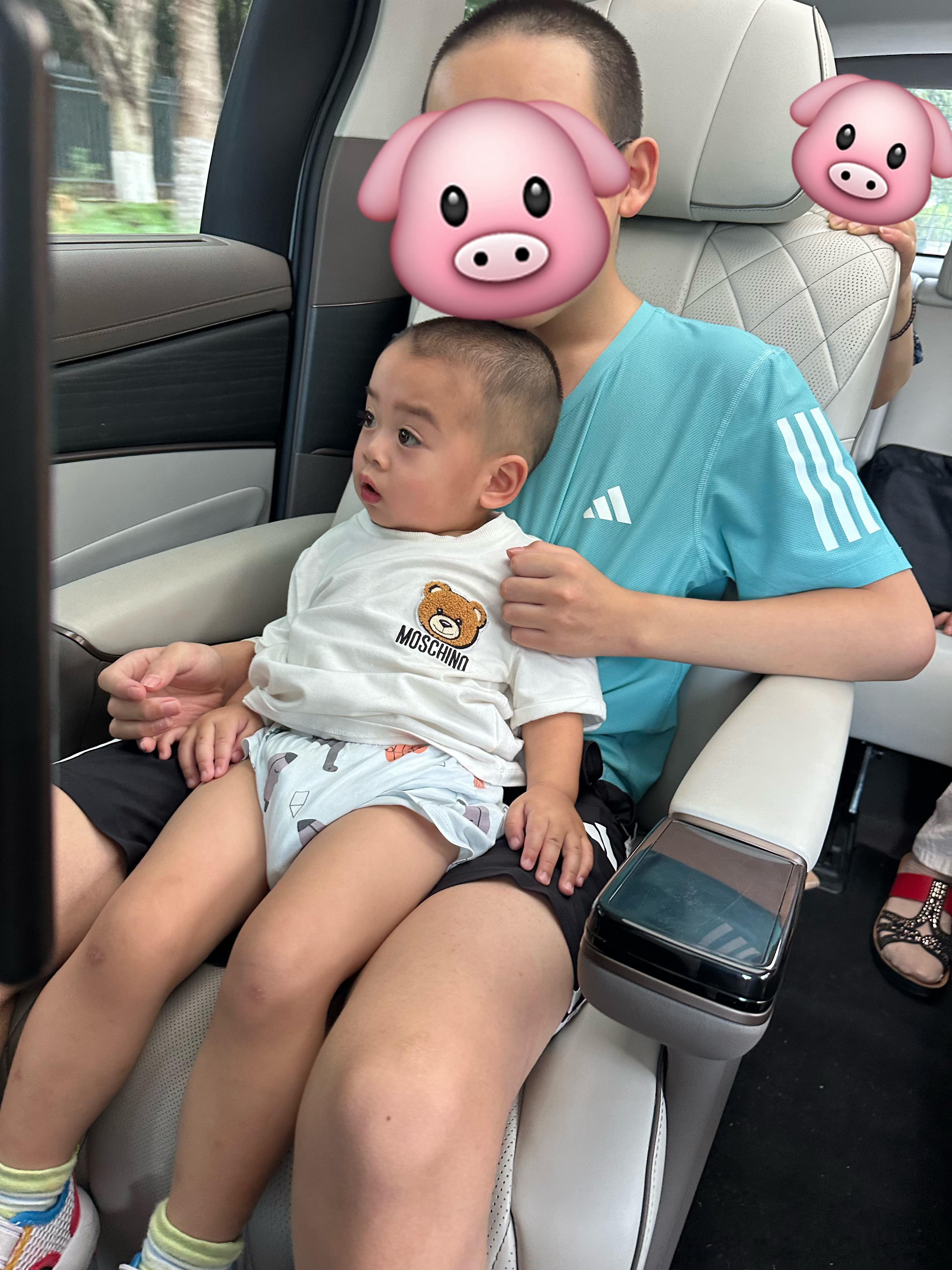 昨晚十一点多睡的，晚上上过一次洗手间，等早上醒来的时候已经九点多了，有种负罪感，
