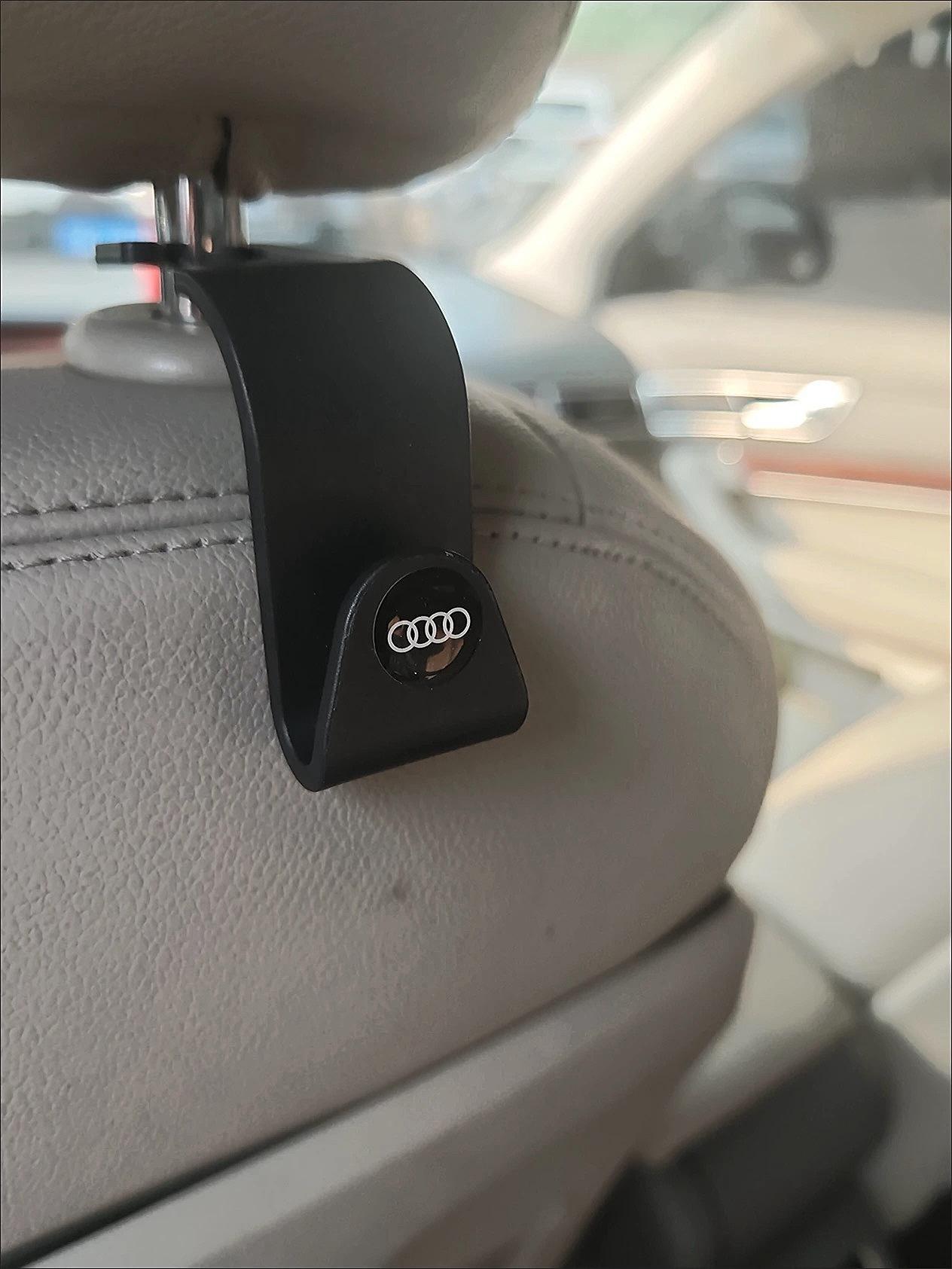 一个车载挂钩让我明白：在车里，能“挂”着解决的问题，就别让它“瘫”着
之前后排简