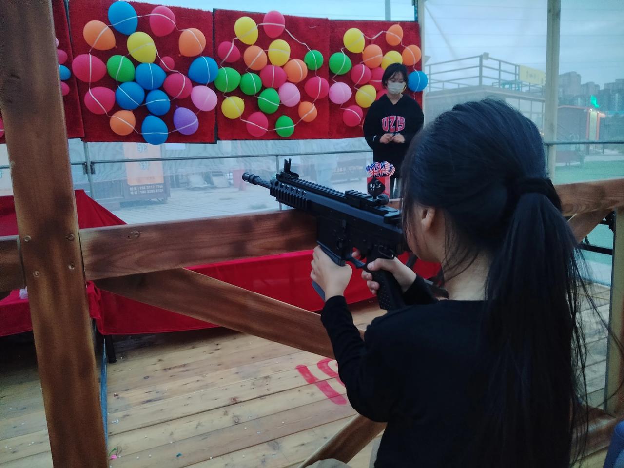 女人远嫁确实有一些好处。

首先，远嫁可以让你体验不同的文化和风俗，拓展视野和增