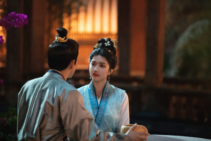 成为苏晓彤梦女易如反掌 看楚楚办案的时候好飒，日常又软乎乎的，爱了爱了😻 