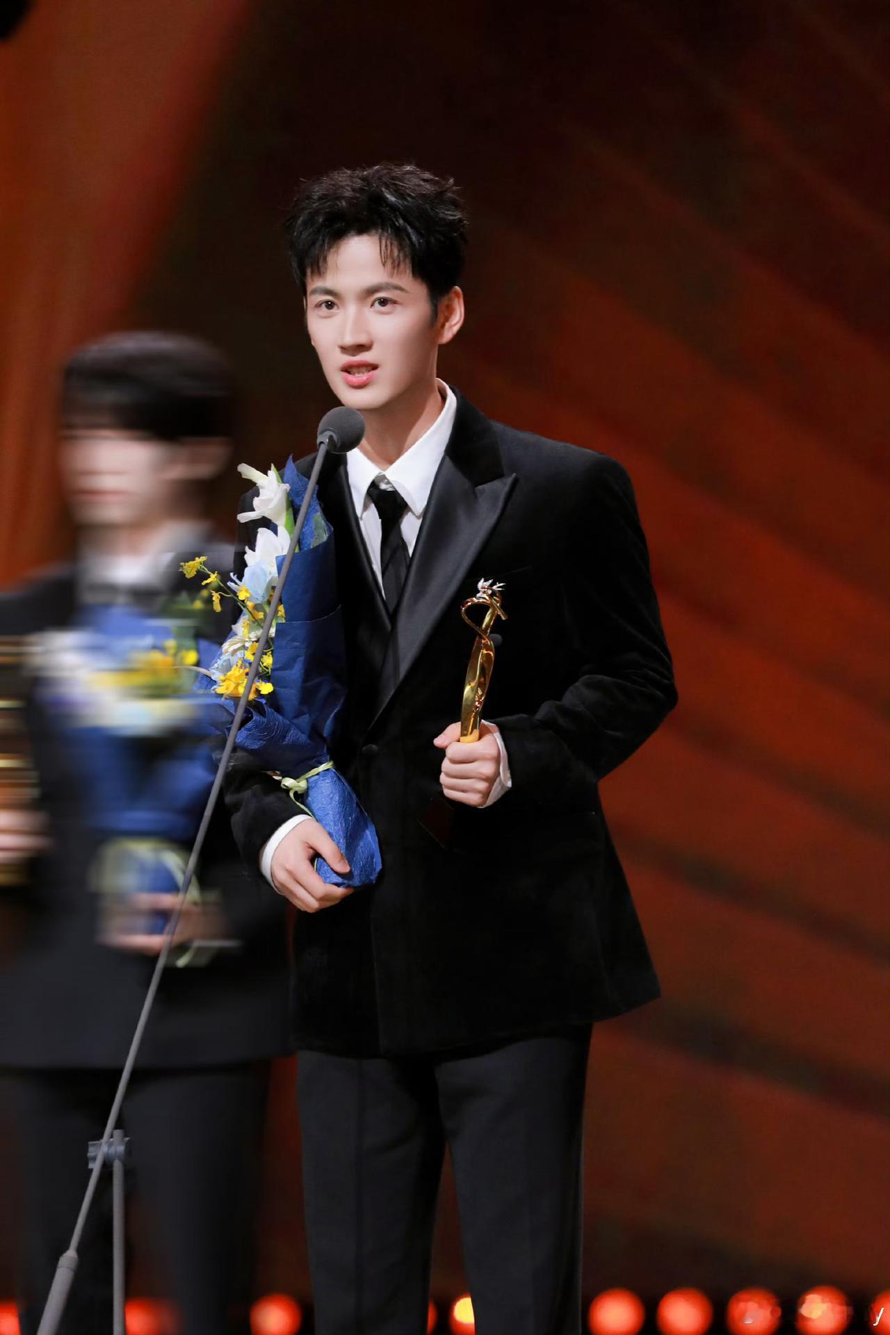 “朕说记住了！”
就是这个男人拿奖了！

看到秦天宇拿下文荣奖，
大家统一的评价
