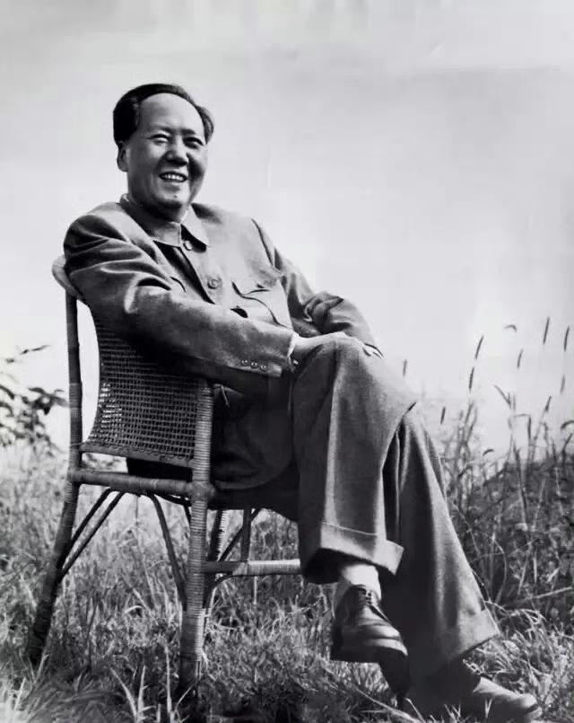 毛主席逝世50周年！

半个世纪了，我们普通老百姓越来越想念您啊！ ​​​