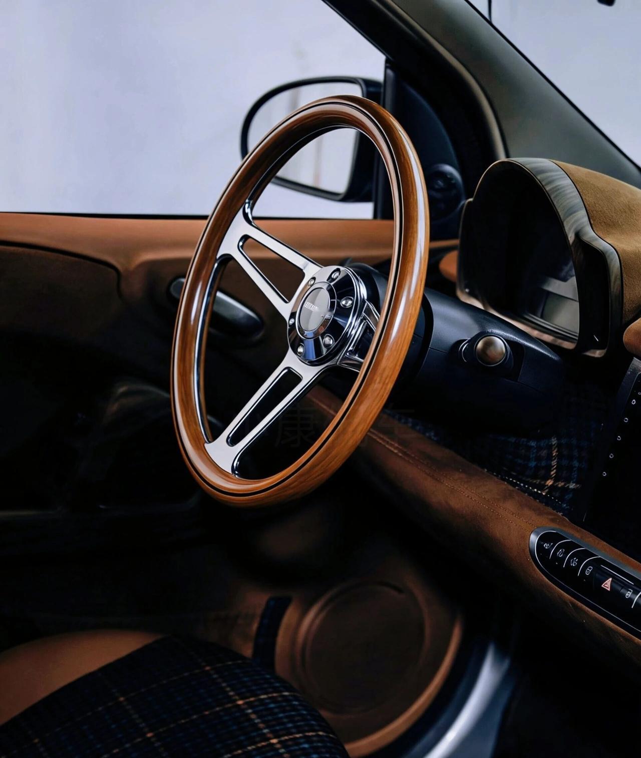 让我的smart瞬间变得值钱又有格调复古内饰翻新终于落地啦～选了沉稳深棕色做基底