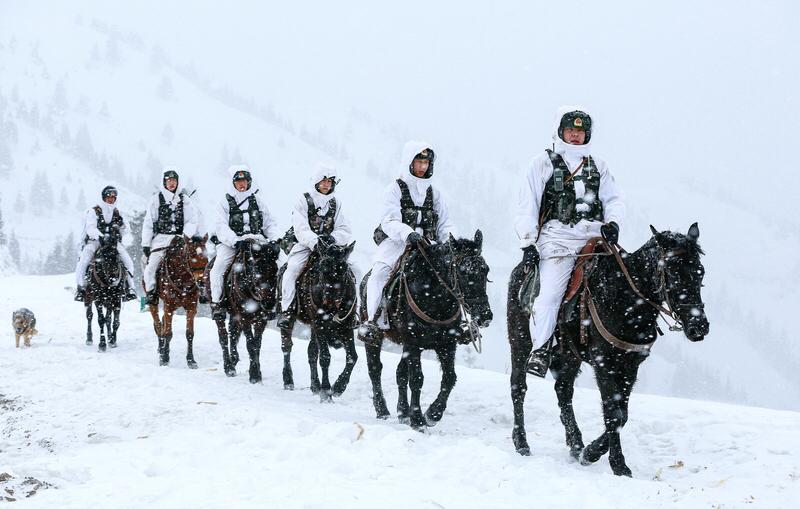 新春佳节至，愿边防战士们岁岁平安，守疆卫土展豪情，家国同辉共欢庆！
愿边防战士们