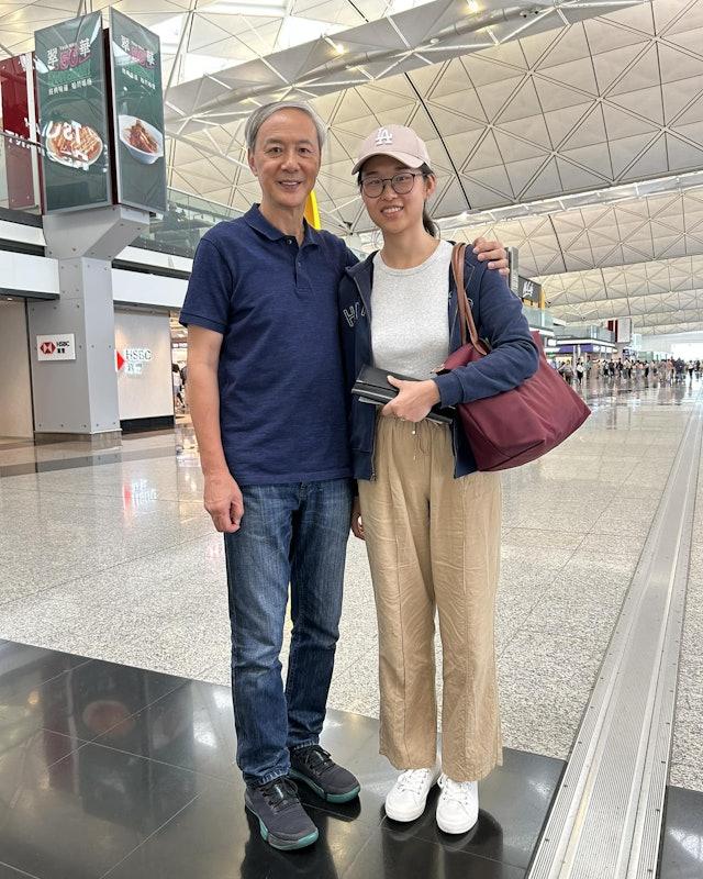 「谭道德」陈荣峻宣布有喜！陈荣峻女儿陈颖仪中学时期已移居纽西兰，并任职护士。今年