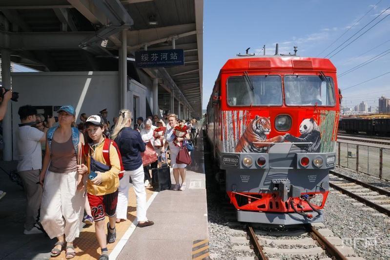 7月20日普京签署总统令，中国公民赴俄短期免签政策延长至2027年底，持普通护照