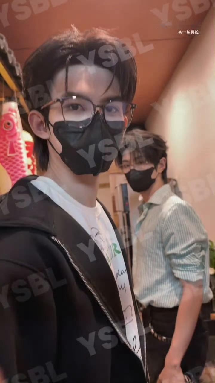 好爽啊我妈妈的眼神！！！！！be like撞我老公的人你给我等着 