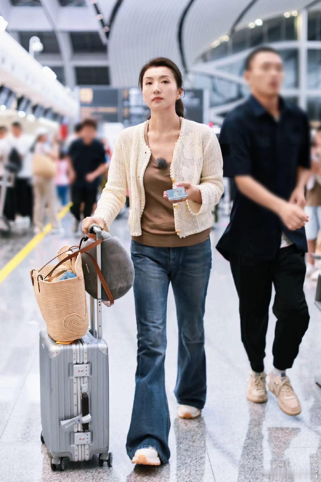 #陈好 岁月是把美工刀#简直就是把姐姐雕刻的越来越美越来越有气质了呀，这次们在综