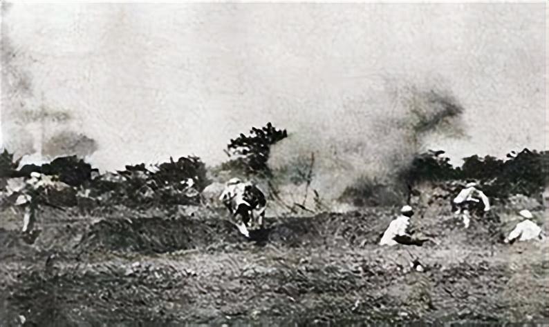 1948年11月那个漆黑的夜晚，淮海战场上的浍河边，中野31团团长梁中玉正对着一
