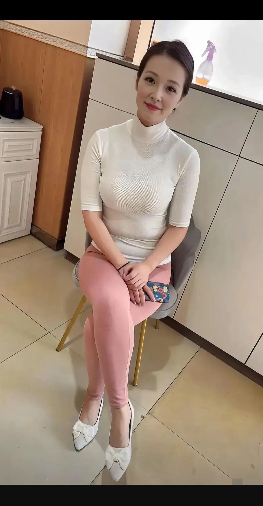那些说我不好看的人
  我逼你看了吗？？？