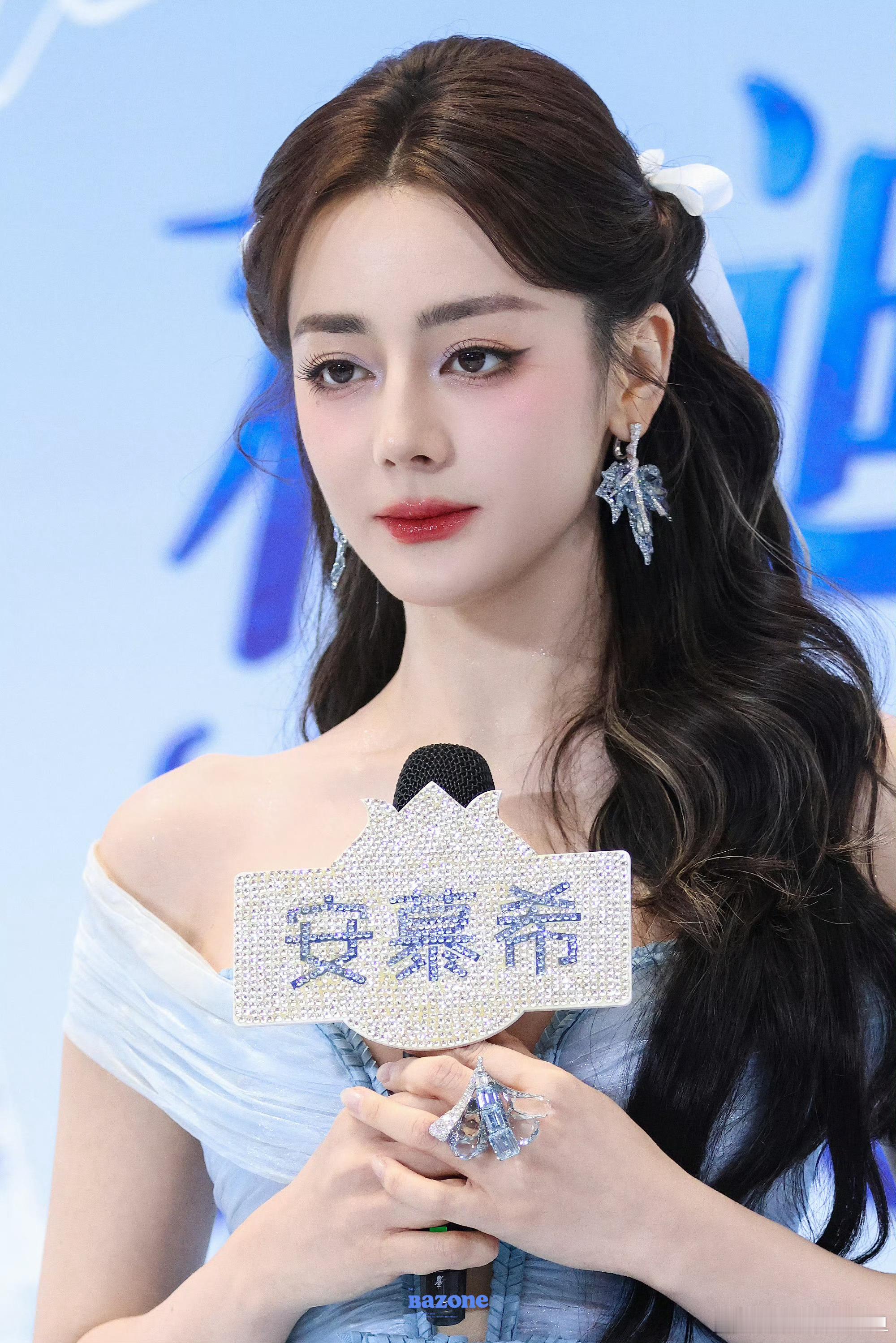 张小斐迪丽热巴别试探了有市场迪丽热巴为1 