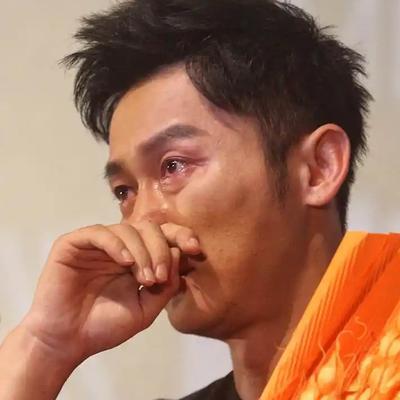 47岁李晨，悲痛发文。
8月10日下午，演员李晨悲痛发文，他悼念了一位令人敬重的