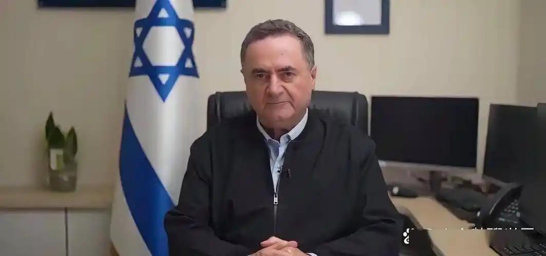 强硬加码，三航母齐聚中东，特朗普豪赌海峡命脉

当下中东局势持续升温，原本延续的