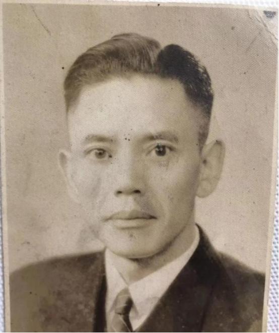 1949年，国民党大厦将倾，一些大特务对前途感到悲观失望，不少人发生动摇。有的人
