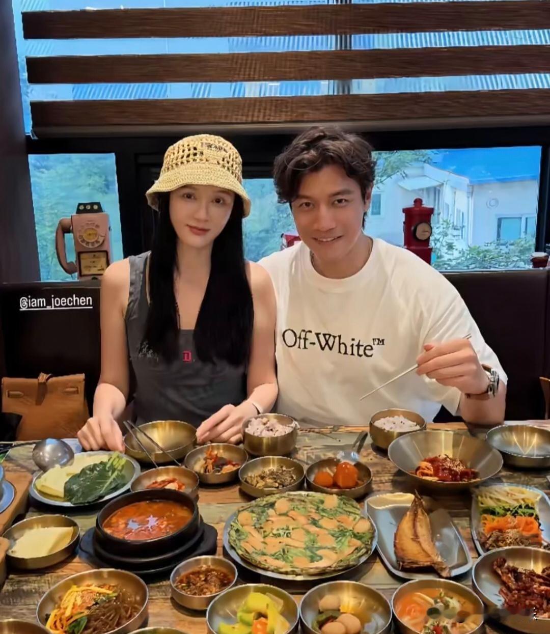 终于理解陈乔恩和艾伦为什么结婚多年没有孩子，也依然过得特别幸福甜蜜了？
他们去韩