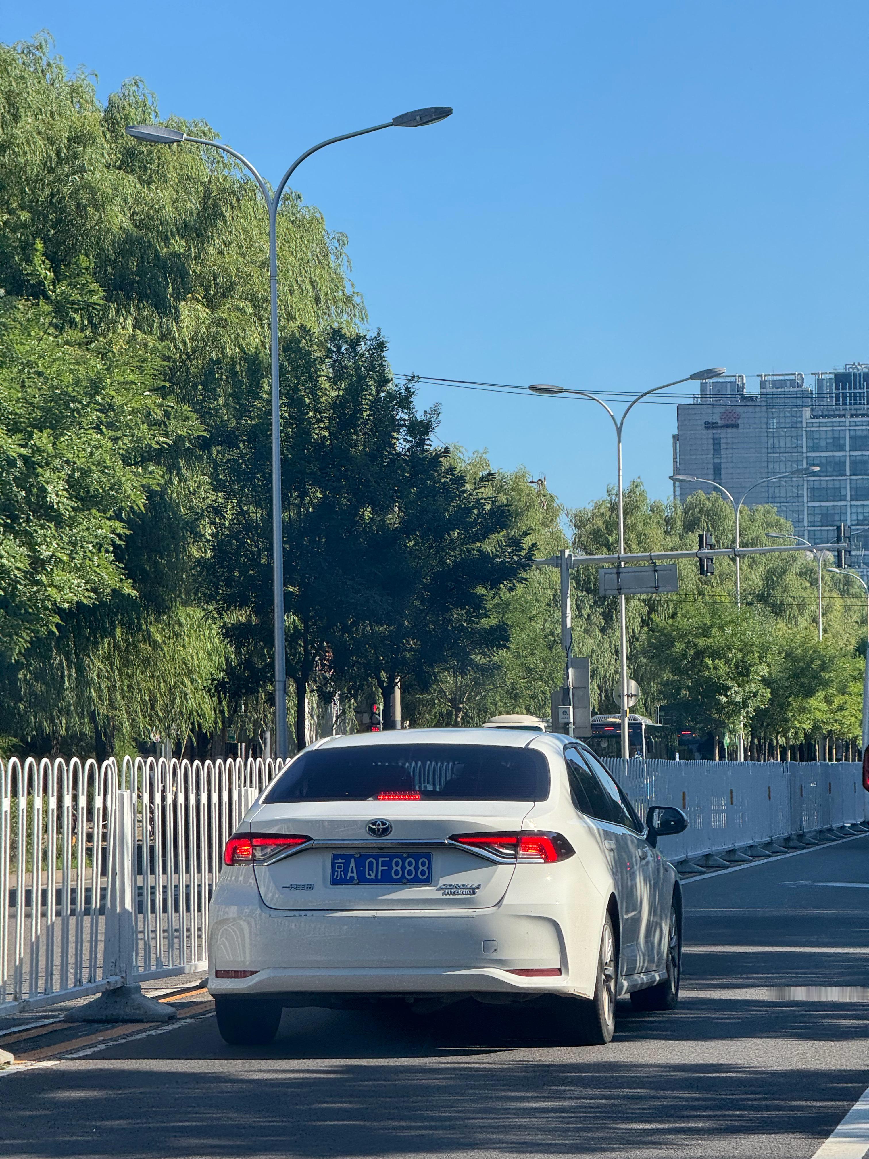 脾气大到 今天已经差点报警5次了。。。 撕我妈一次。撕我妹两次。撕男人3次。 撕