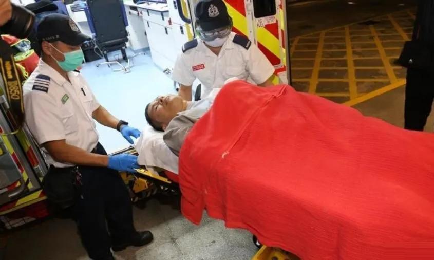 香港。四年前的凌晨时分，阿里创办人马云的铁杆好友、绰号“钱多多”的钱峰雷，与其助