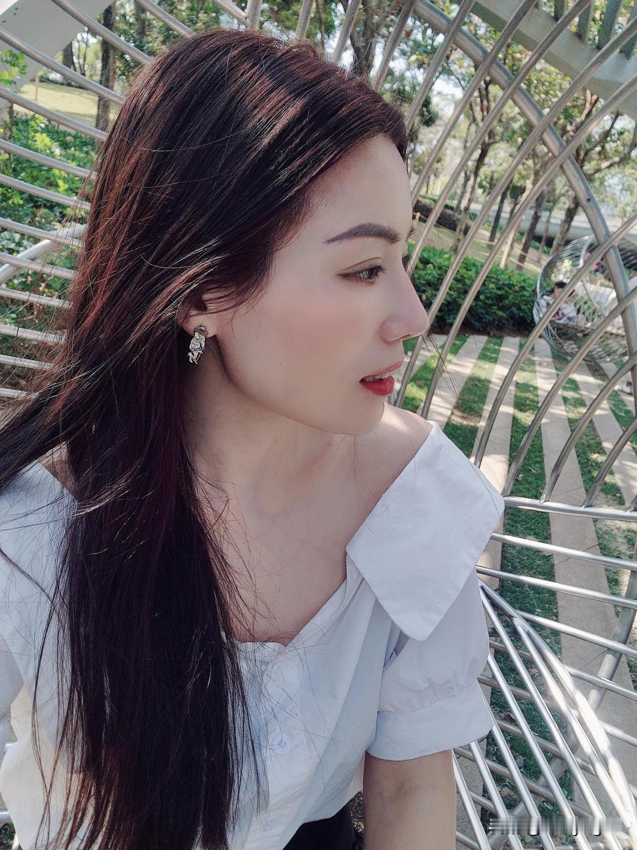 像孩子一样，对世界保持好奇与赞叹，快乐便源源不断。对快乐的感悟