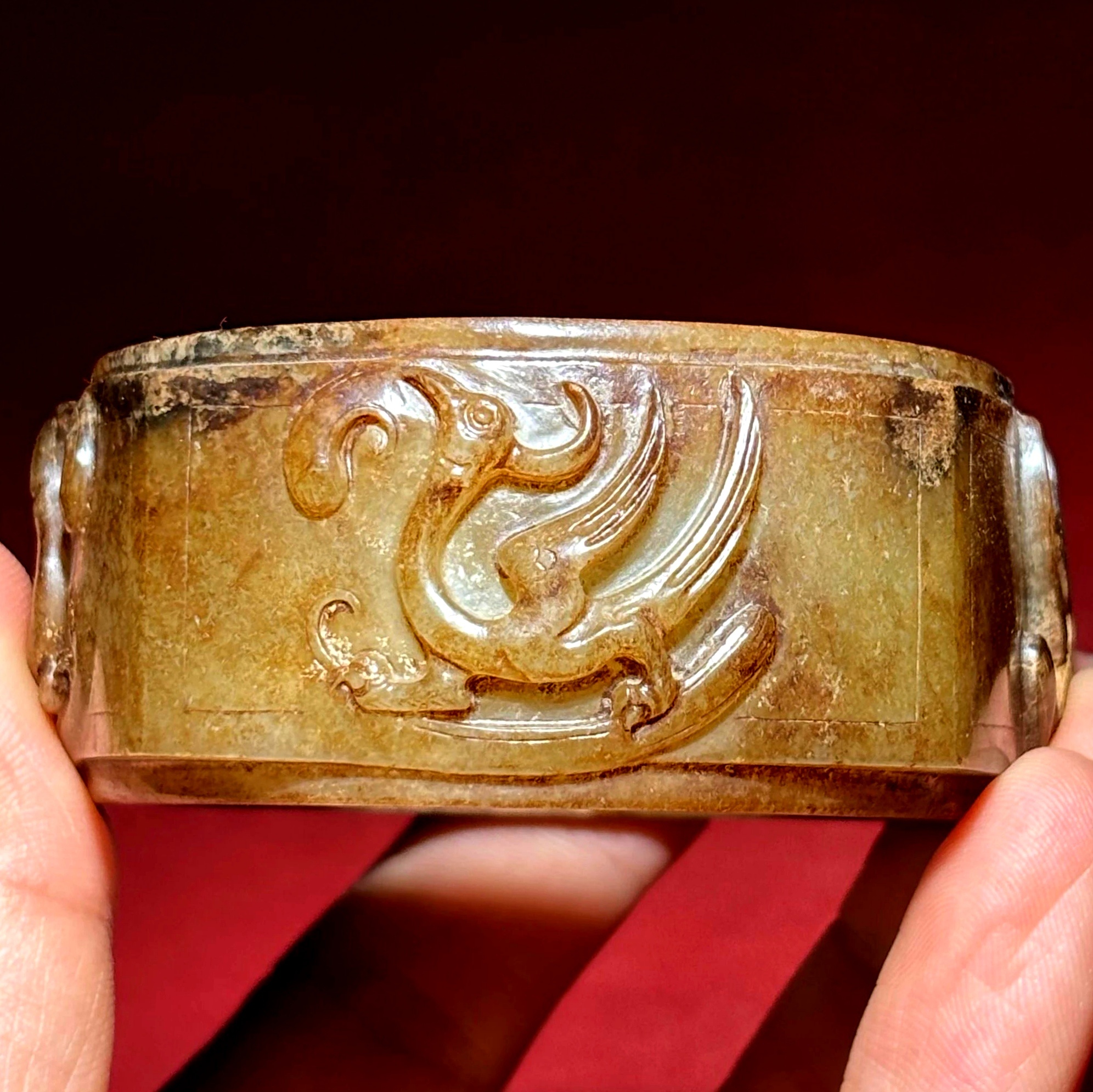 古玉杂谈 少见的石家河玉鹰，罕见的凤鸟玉琮，沁色浓艳的秦式挂蝉，哪一件都是稀罕之