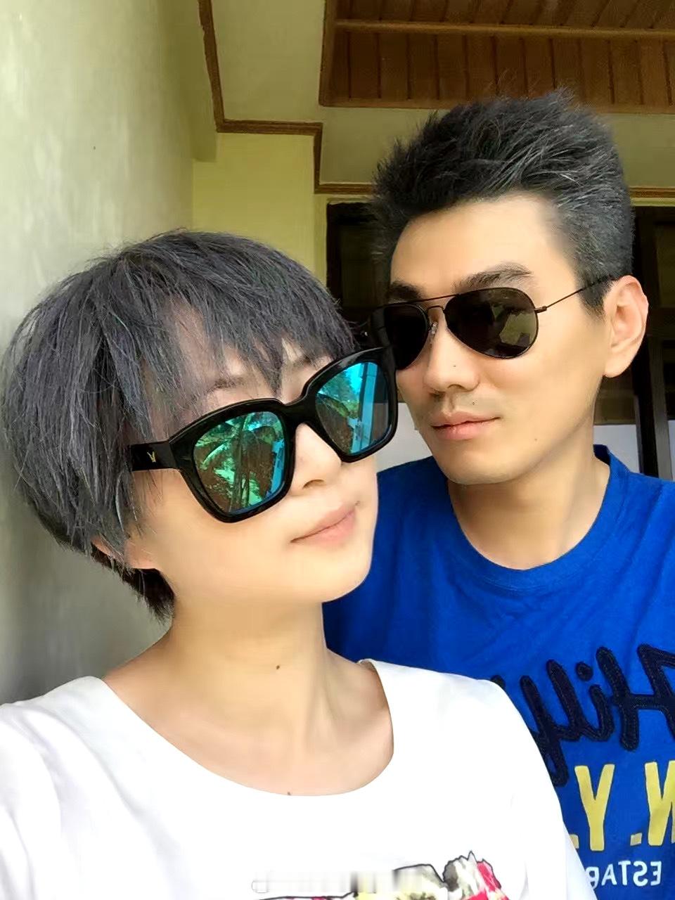 姐弟恋为什么越来越多了咱就是说：我挺超前的[嘻嘻]我家也有个弟弟老公[嘻嘻][嘻