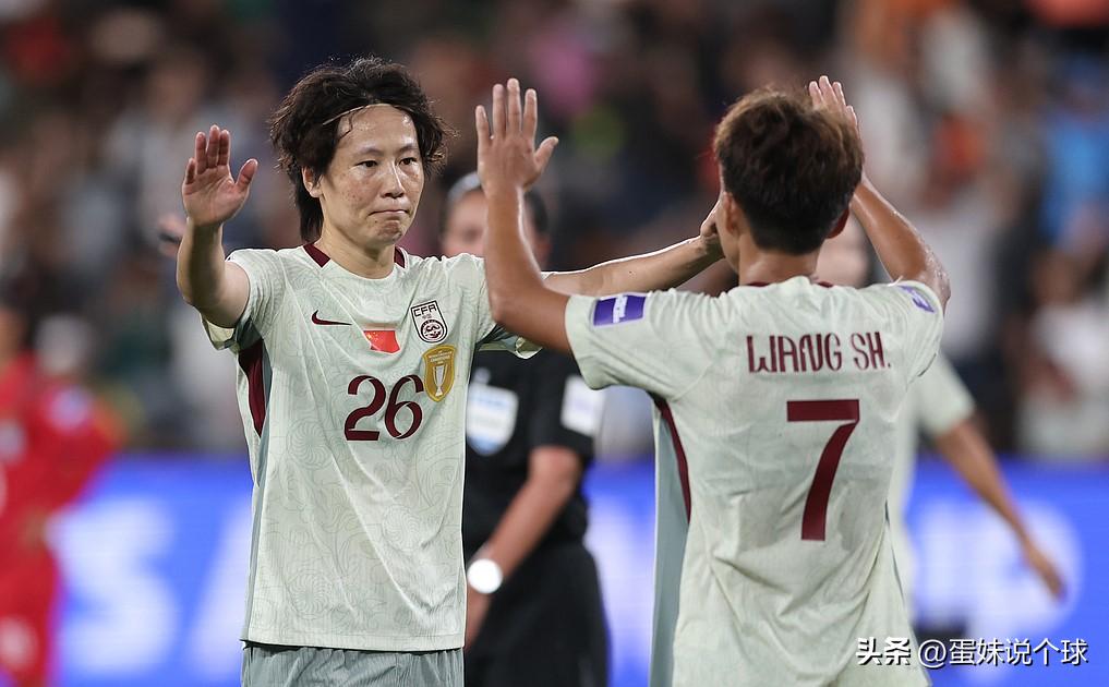 真的看的把快“急死”了！
今晚亚洲杯，中国女足打孟加拉国女足，最后才2比0艰难取