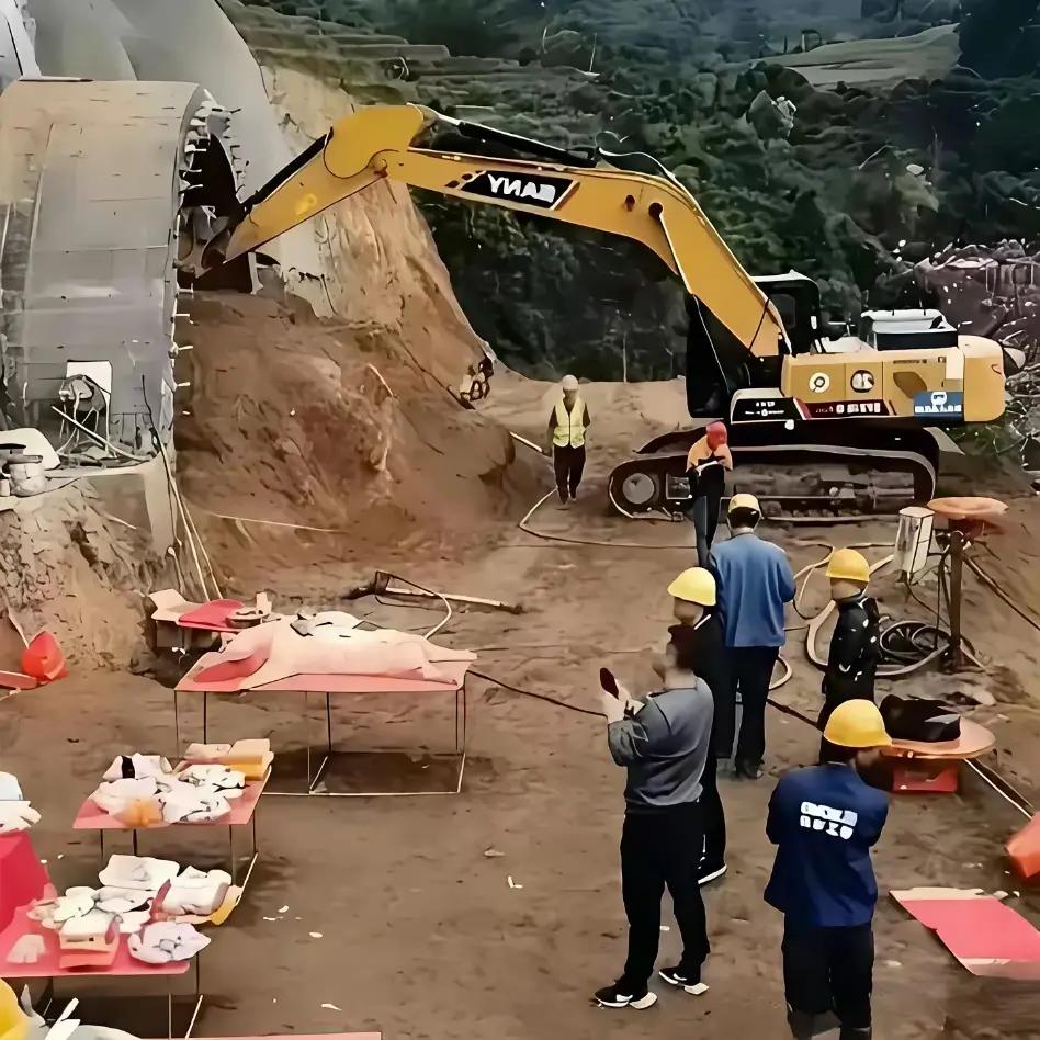 好奇！发现好多大工程都喜欢搞这种动工仪式，拜天拜地的，真有这么灵吗？[what]
