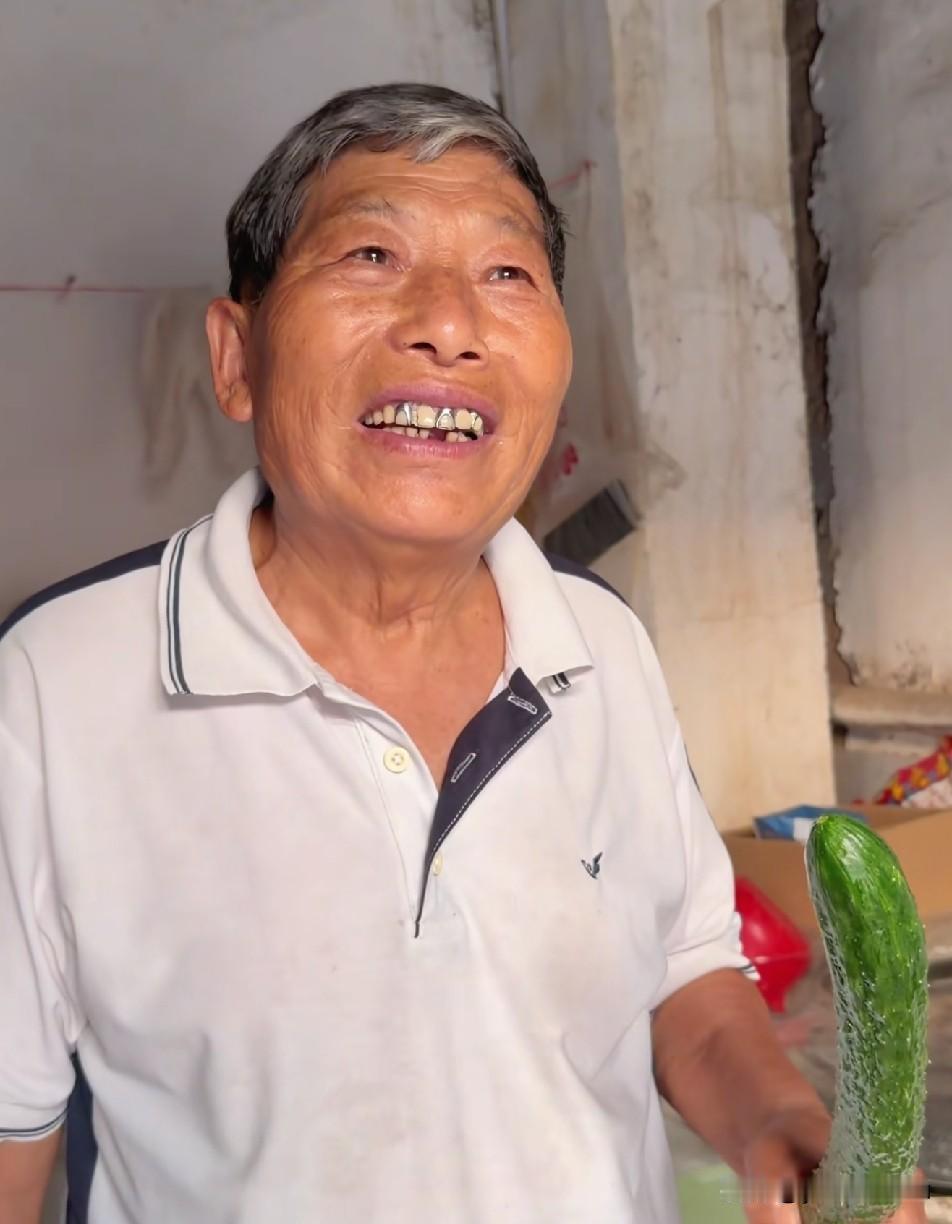 树兰夫妇一个金牙、一个银牙，还挺般配的[捂脸]