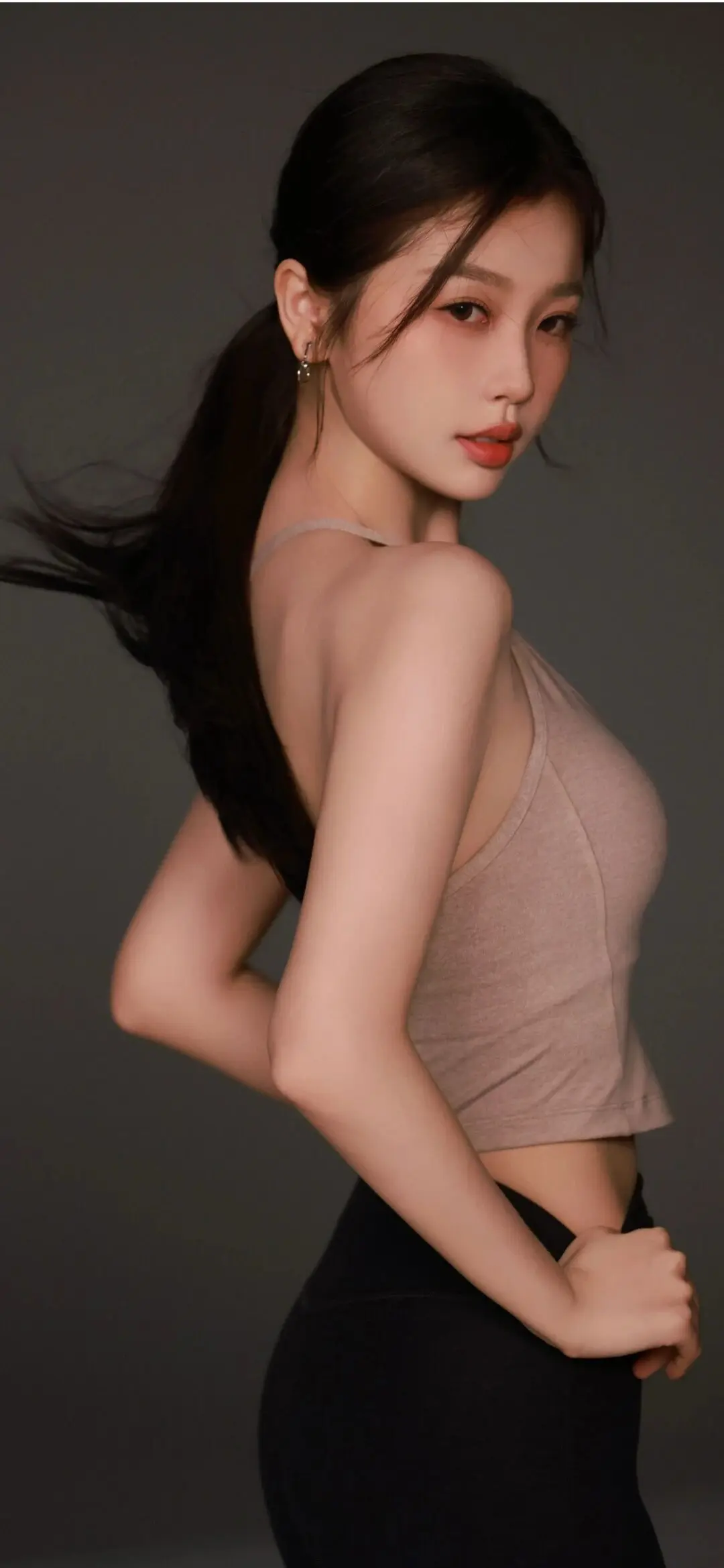 虞书欣 松弛感瑜伽穿搭 ，气场全开，美爆了，这谁能顶得住