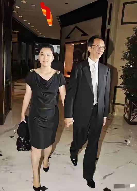 伏敏霞
梁锦松
夫妻照