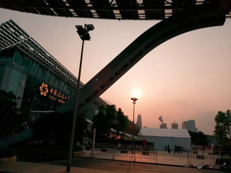 广交会重磅报告：超六成外贸人怕地缘政治，但84%仍在拼命抢新市场！数智化这碗饭，