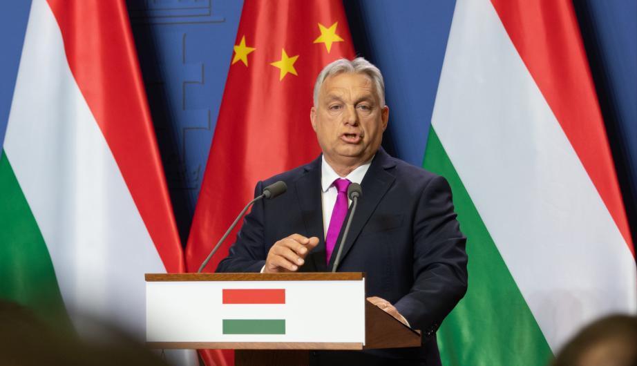 “3个字让欧盟炸锅！匈牙利这步棋，真敢下！”
     就在昨天，媒体在采访匈牙