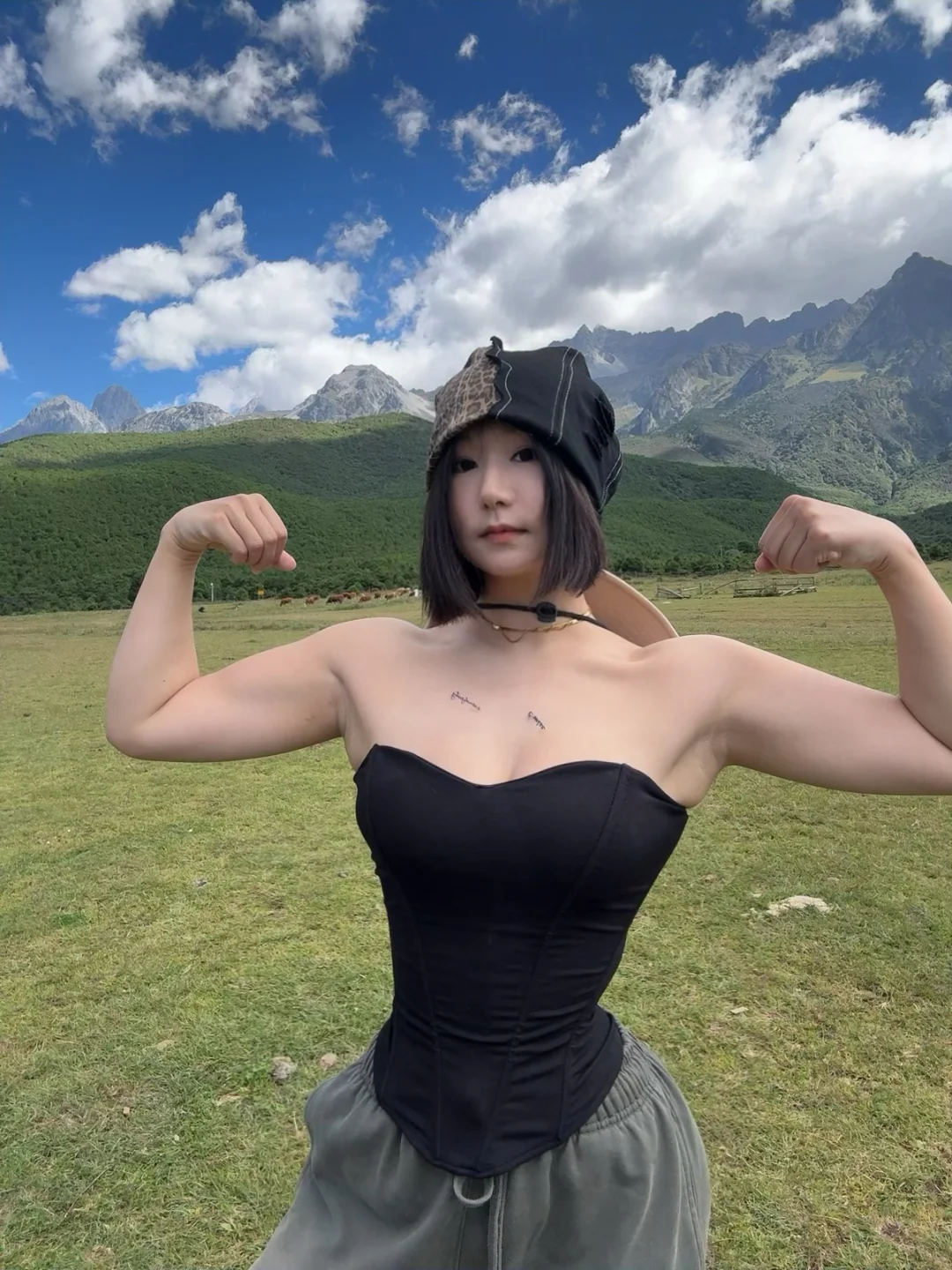 雪山🏔️脚下 牛仔很忙！