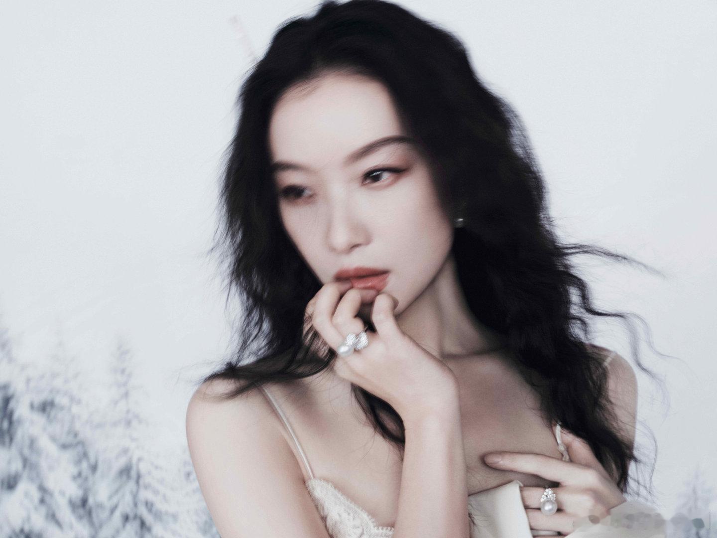 倪妮名誉维权声明理性吃瓜，静待她的待播作品带来惊喜～ ​​​