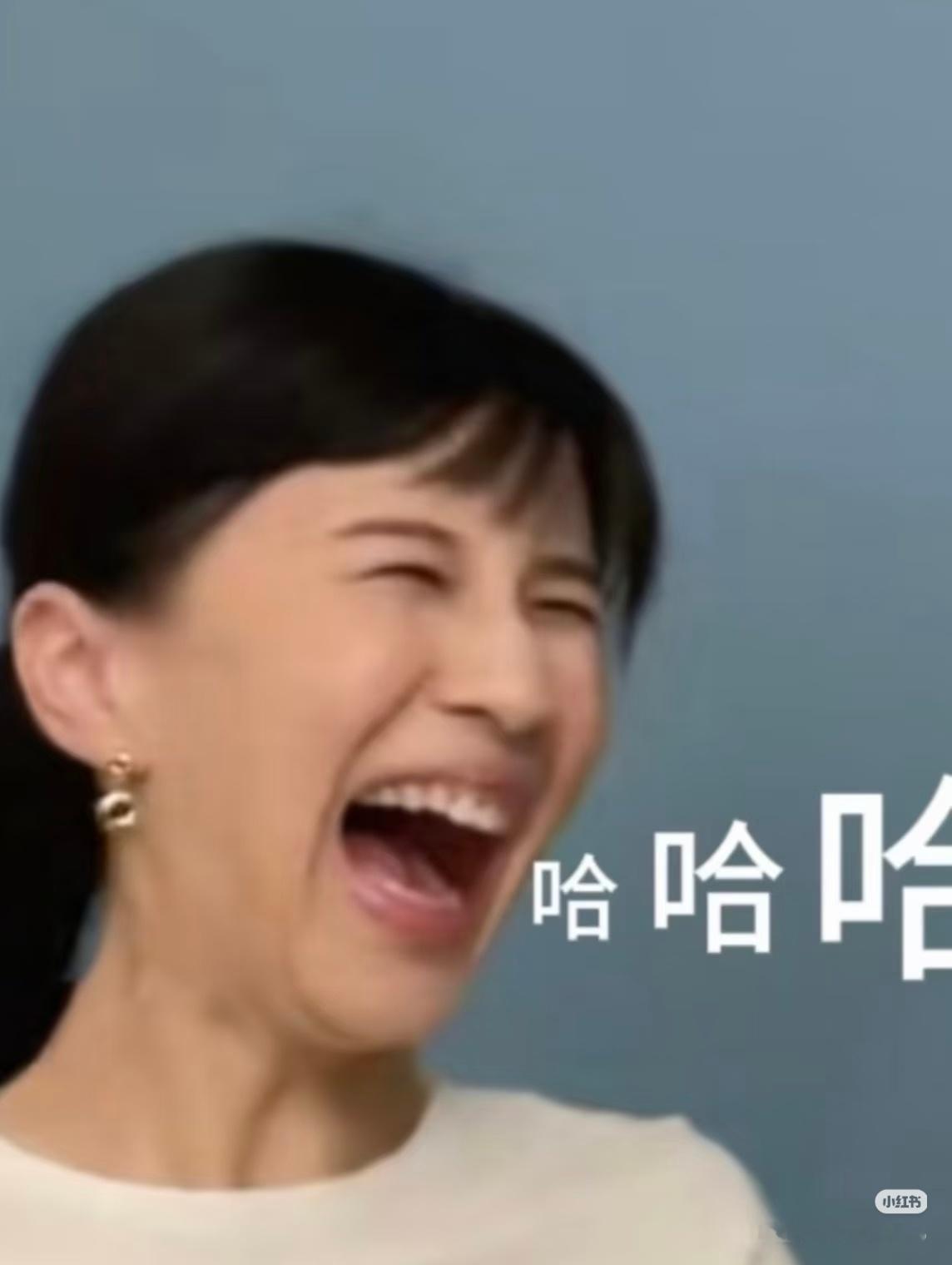 papi酱你要的一百个机器人来了再加一百个机器人papi酱还是太权威啦，哈哈哈哈