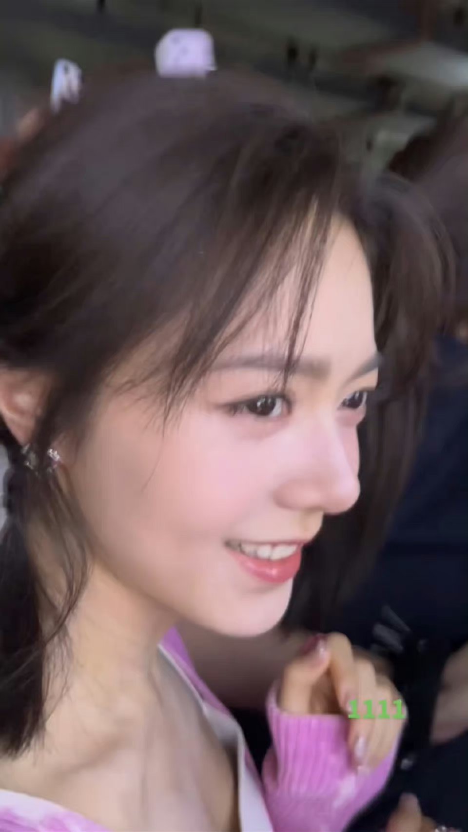 #赵今麦hi6路透#救命🆘直接被赵今麦生图美晕了！Hi6路透，身穿粉色针织衫的