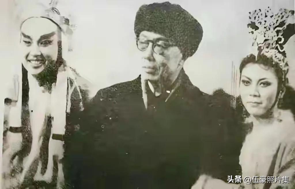 1959年，著名剧作家田汉和女儿田野、女婿张辉的合影。当时，时任中国戏剧家协会主