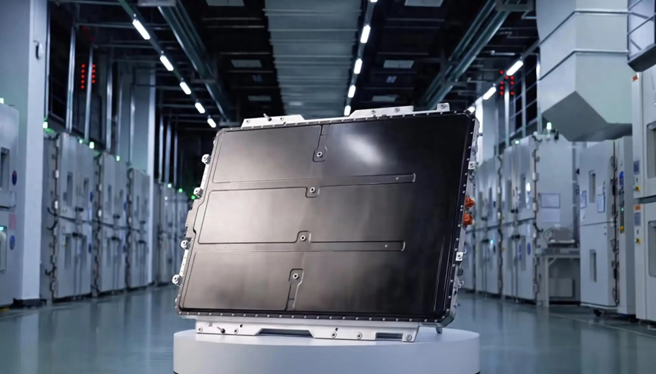 鸿蒙智行近日在长沙举办技术日活动，正式发布华为巨鲸电池平台3.0，系统性展示其在