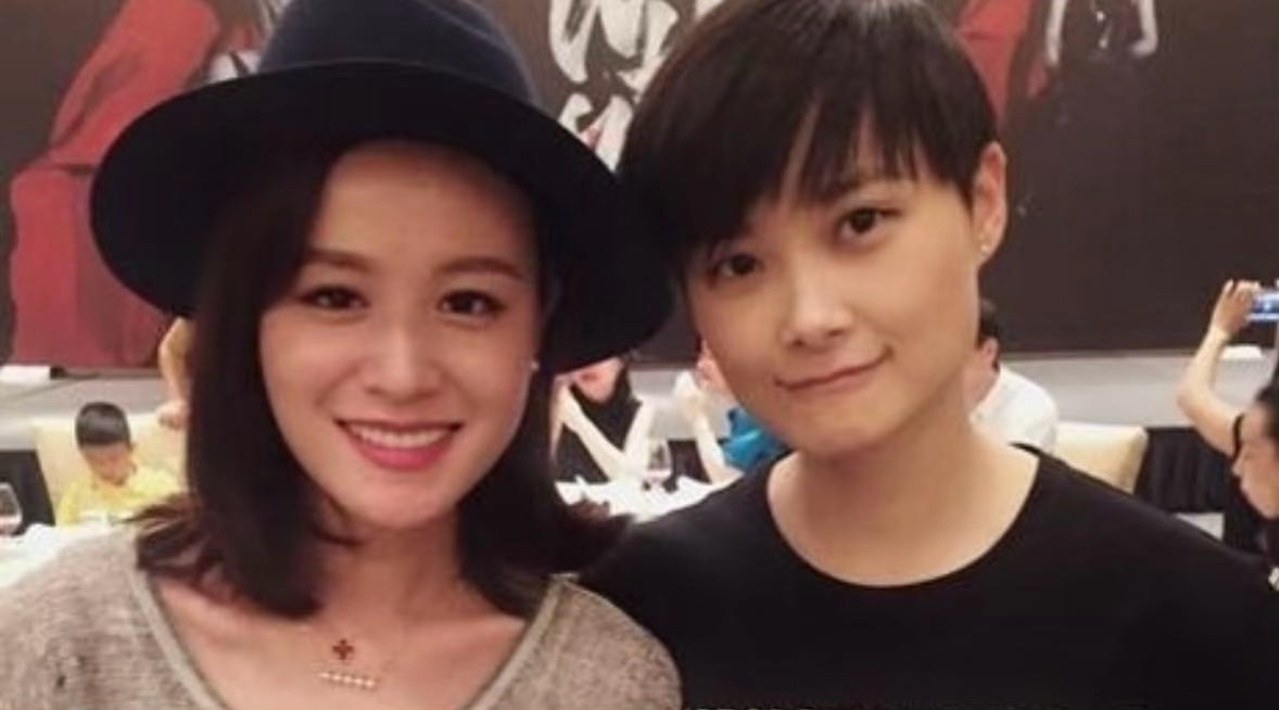 李宇春鼓励叶一茜想唱就唱 《想唱就唱》的前奏一响，青春瞬间重启。叶一茜和李宇春的