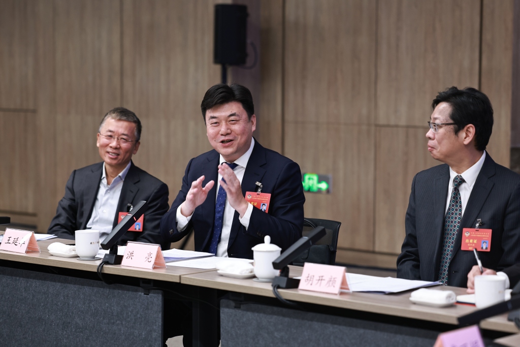 智慧道路停车欠费催缴难？政协委员建言