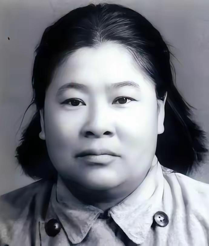 武艺最高强的女红军：比武赢过许世友，铁拳击毙战马，100岁和武功大师过招……20