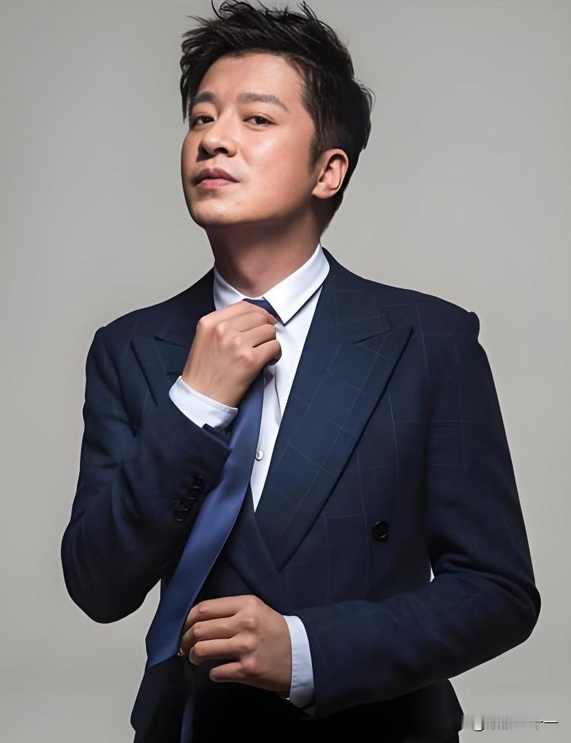 《蜜语纪》最狠的，

就是魏董的侄子魏思源了，

比起和纪封的明争暗斗，他能把自