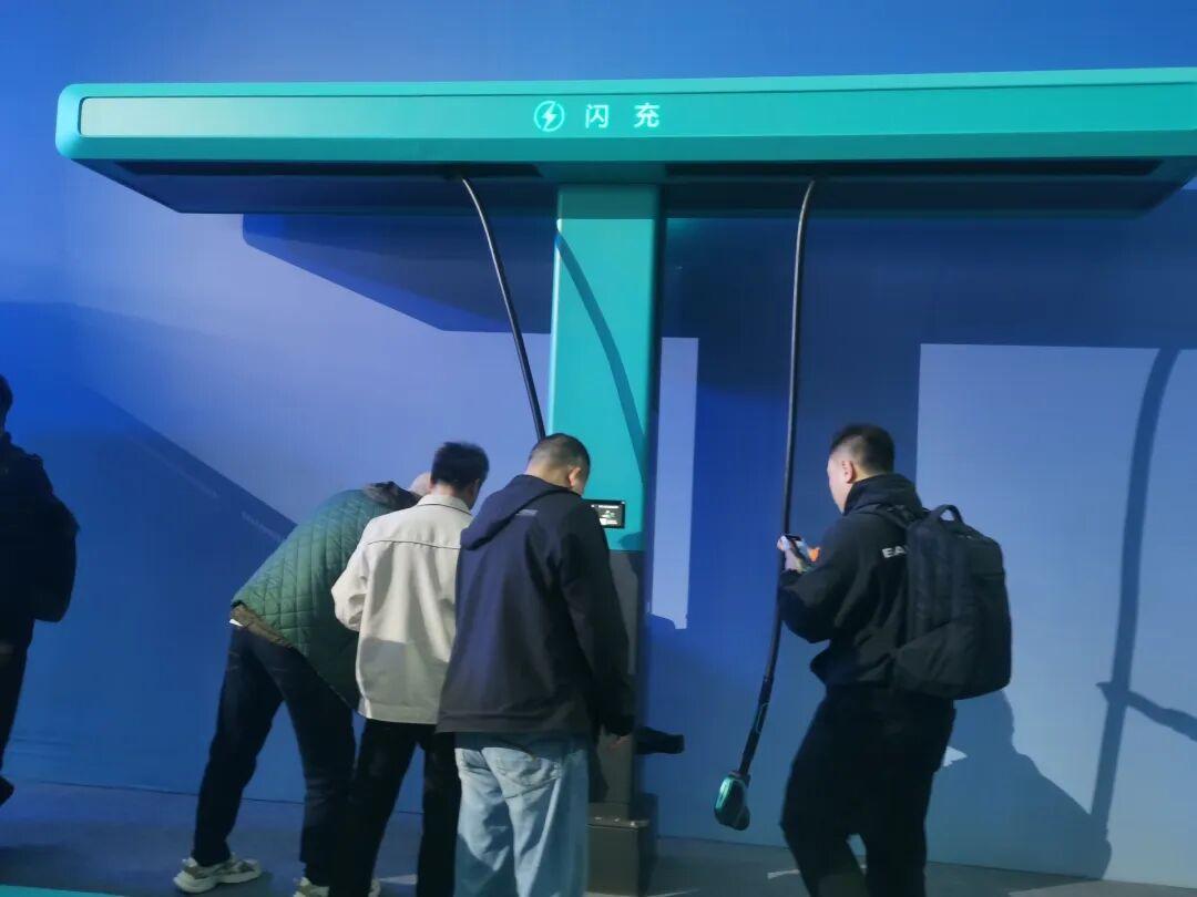 二十余年坚守，一朝全球引领！

这几天，中国发展高层论坛在北京举行。比亚迪论坛年