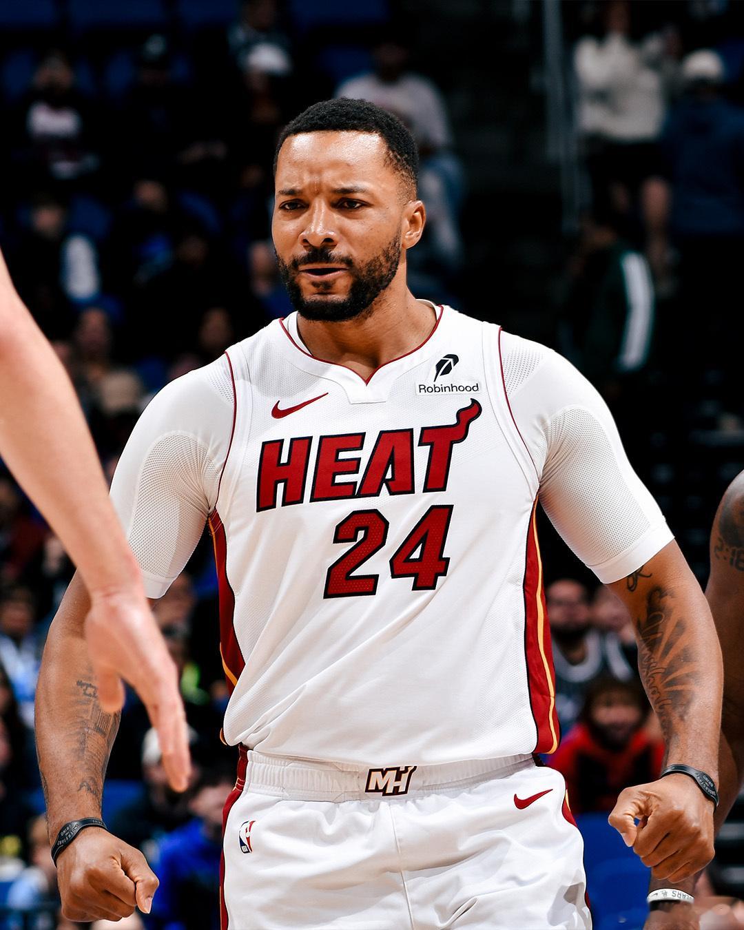 鲍科比真硬💪热火vs魔术新赛季篮不住