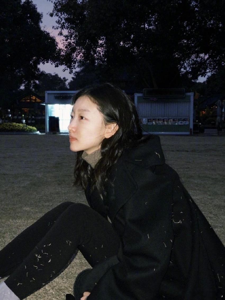 周冬雨王传君天选电影脸不需要滤镜不需要修图✨原生镜头里全是张力，这才是真正的电影