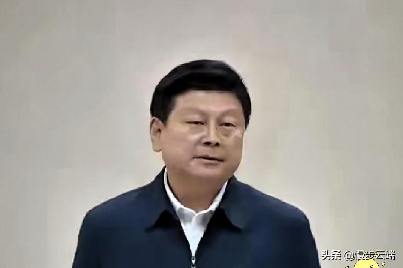 这戏码演得，确实有点意思。

21号傅崐萁在社交平台上直接开火，说民进党这帮人睡