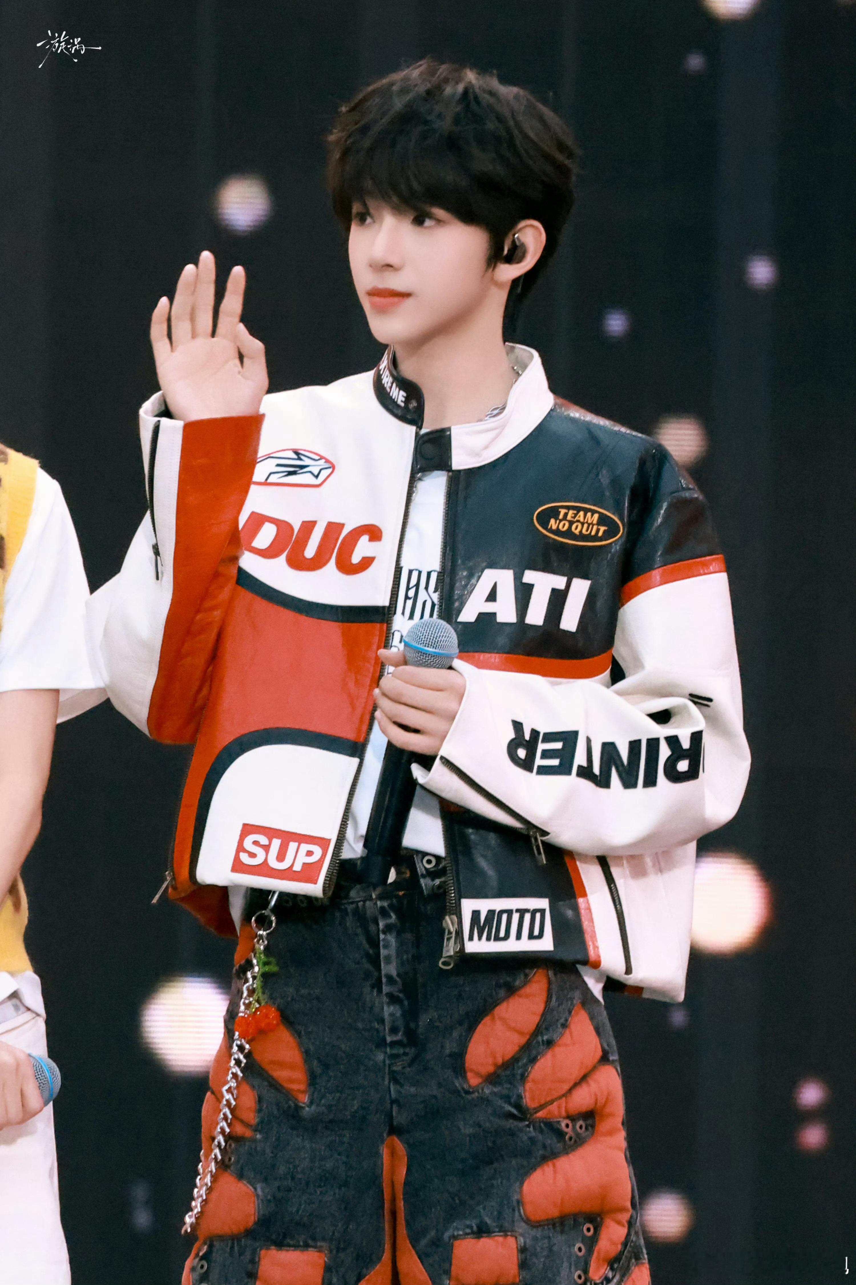 陈浚铭 听说你在找【人间小甜豆】❣️【慕强批天菜】❤️🔥【舞台风超稳】❣️【饭