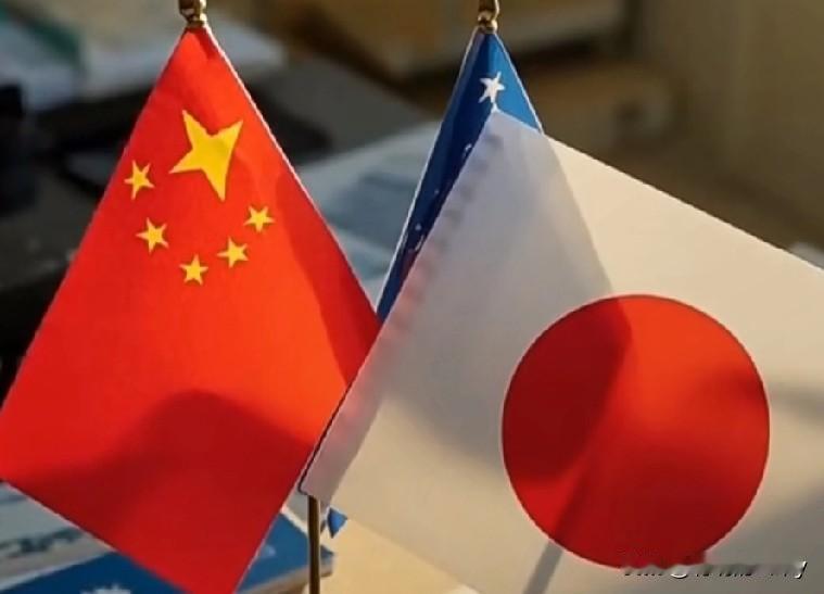 日本在外交上态度强硬

对东方大国反制置若罔闻，宣称不怕东方大国“制裁”，也不惧