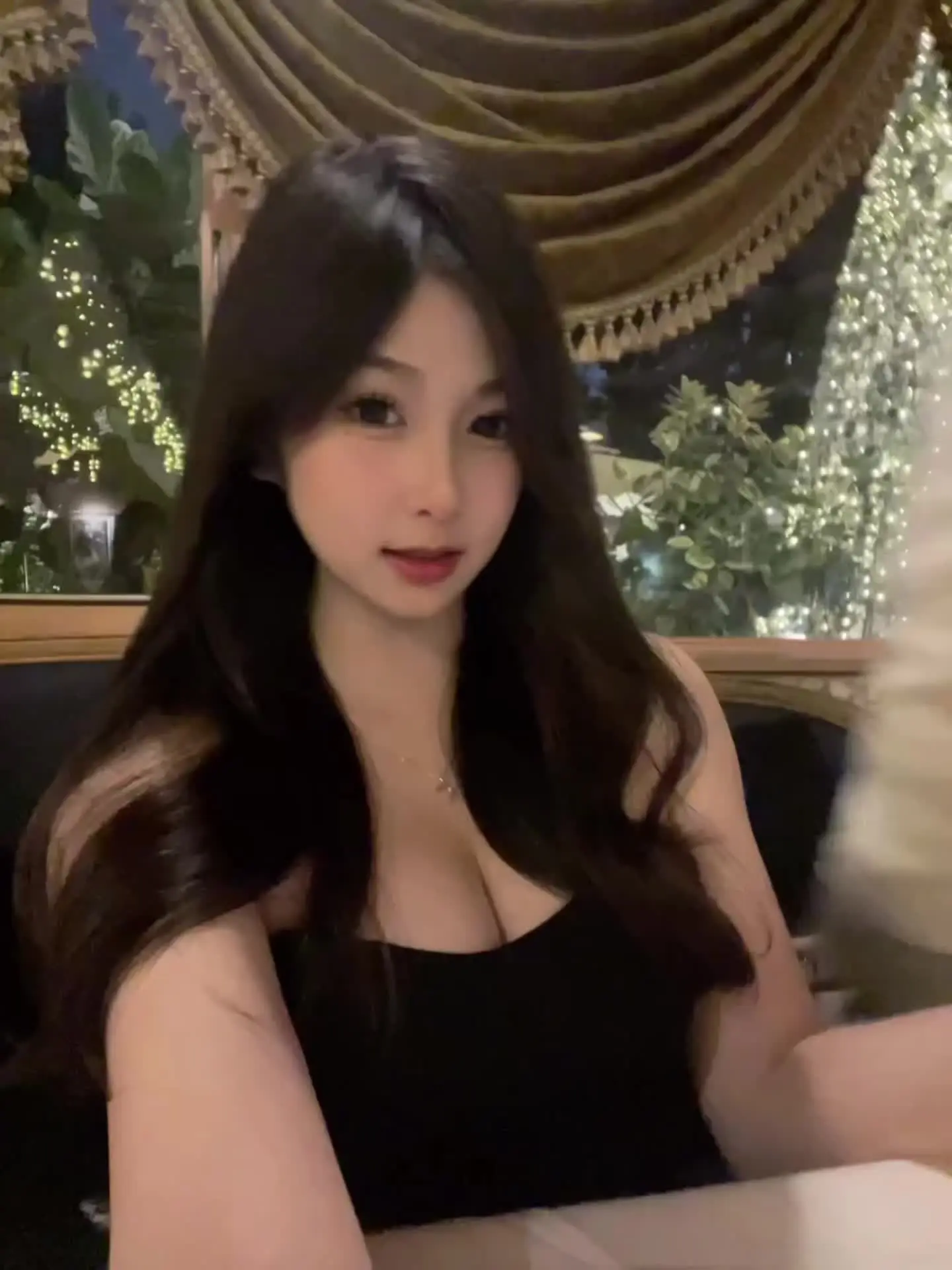 瞳孔和心跳的距离 在与你对视时清零
