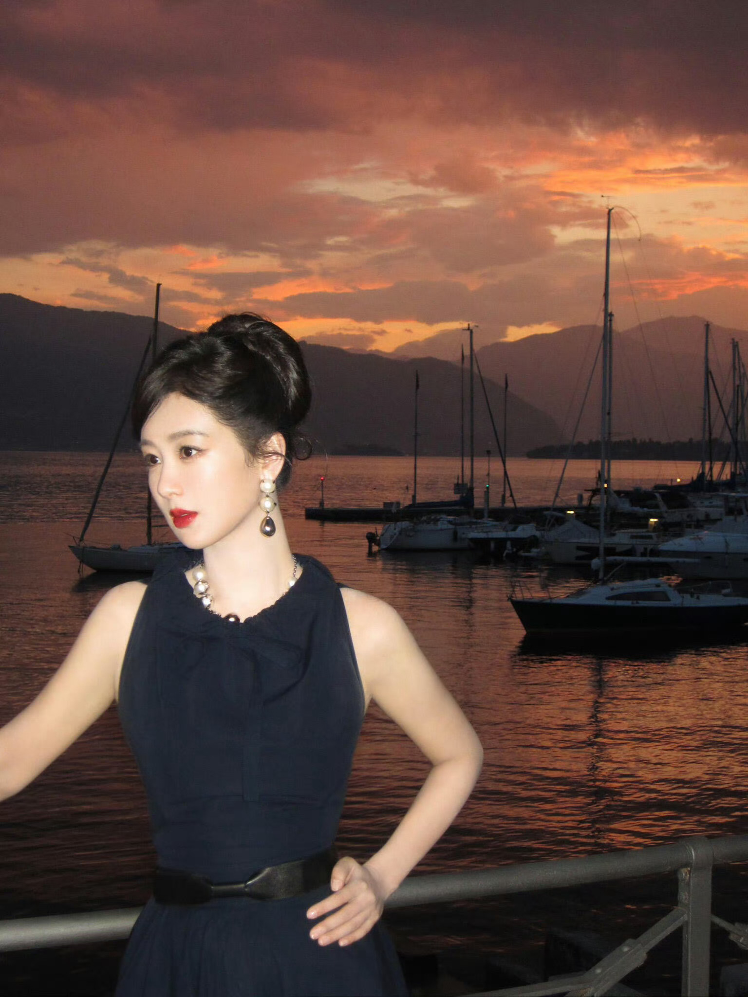 杨紫杨紫玉兰花开君再来 杨紫董竹君 🌷盛开的从来都不是花，而是对你漫山遍野的喜