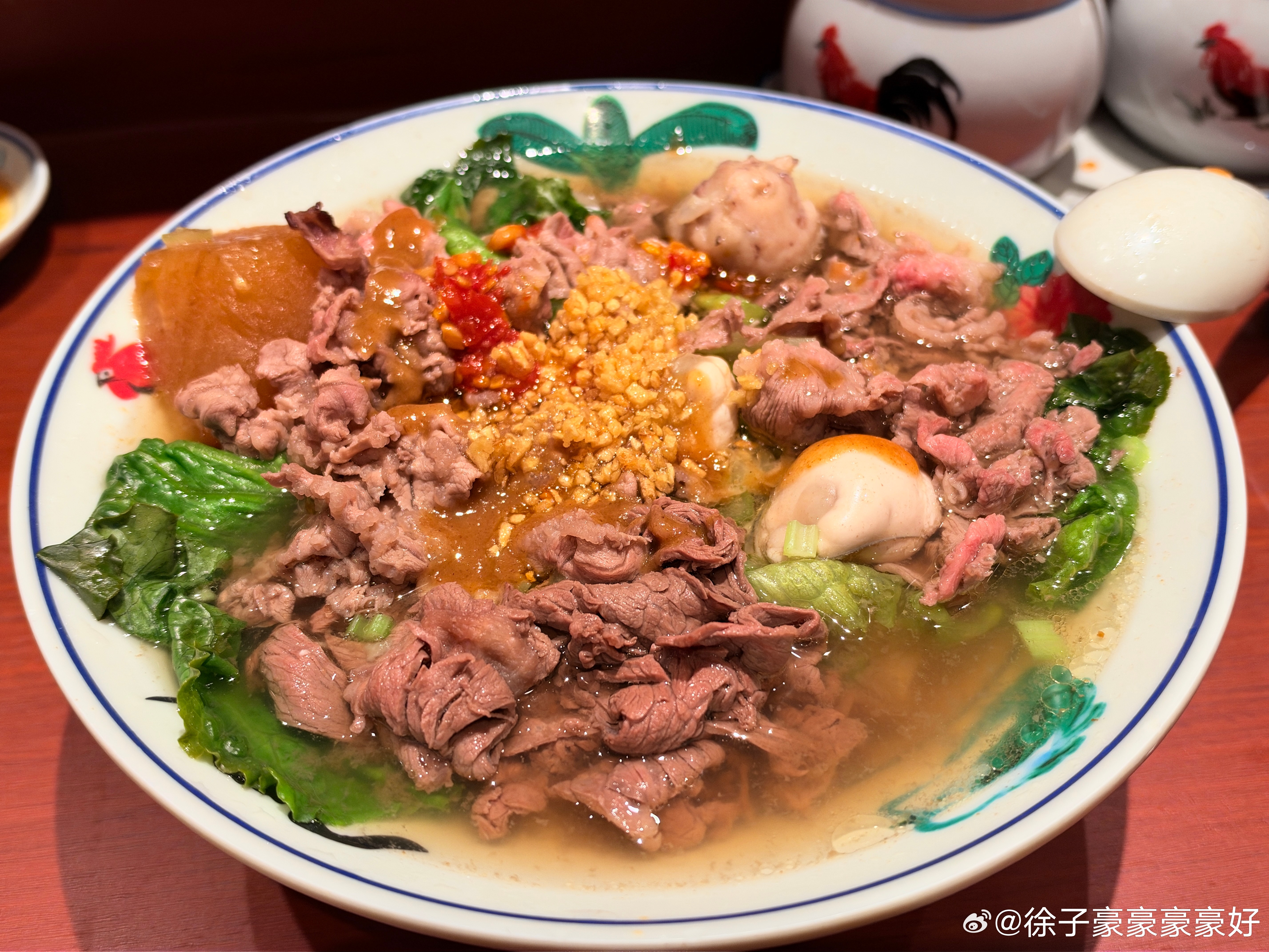 吃饱喝足，骨折后第一次出差，这脚踝能担点事了，该出去放放风了。  ​​​